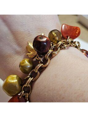 (642) Gold-Tone Autumn Leaf Berry Charm Bracelet Neutral Beads Fall Inspired Des
